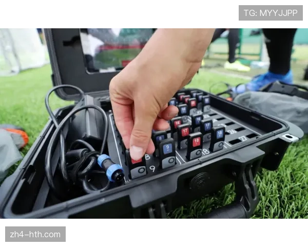 体育科技公司推出新一代可穿戴设备,用于实时监测球员防守移动数据 体育科技公司推出新一代可穿戴设备,用于实时监测球员防守移动数据